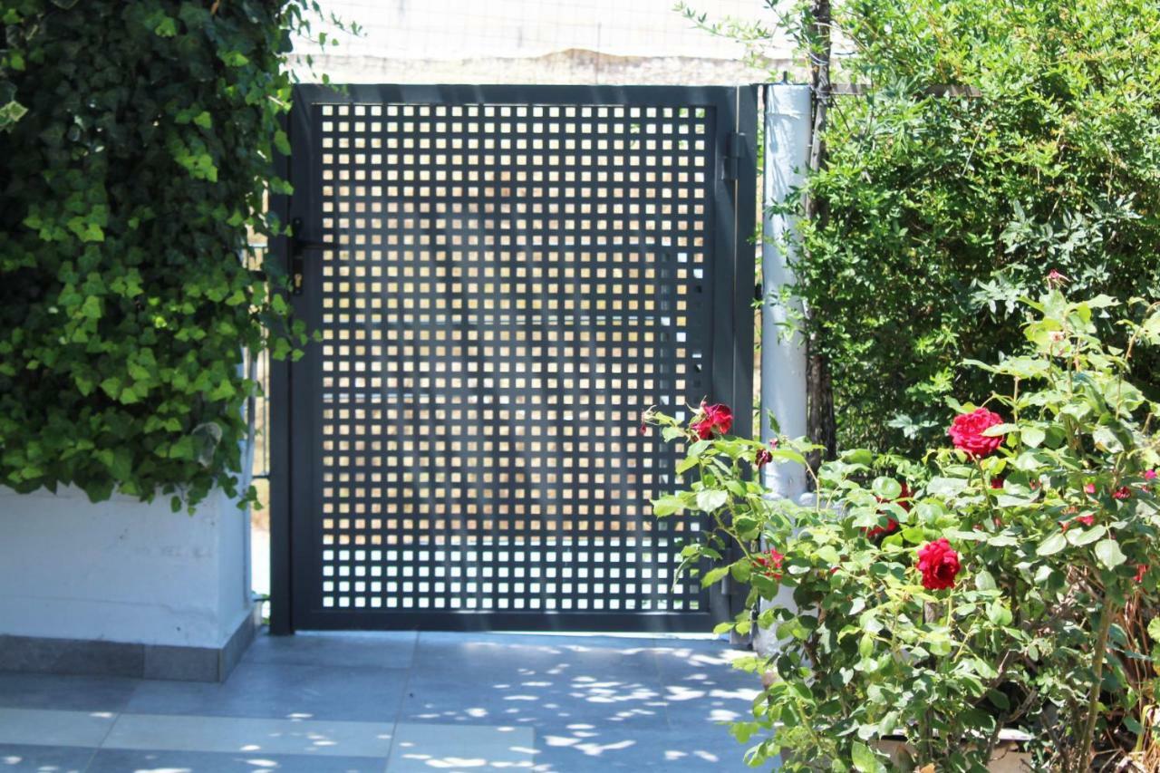 Orange Garden Villa Aigio Exterior foto